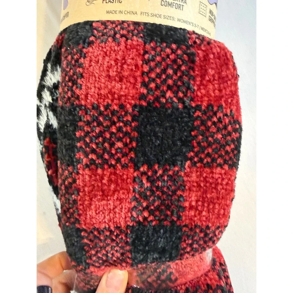 Muk Luks Cabin Socks 2 Pack Red Buffalo Plaid Snowflake Faux Fur Lined S/M
